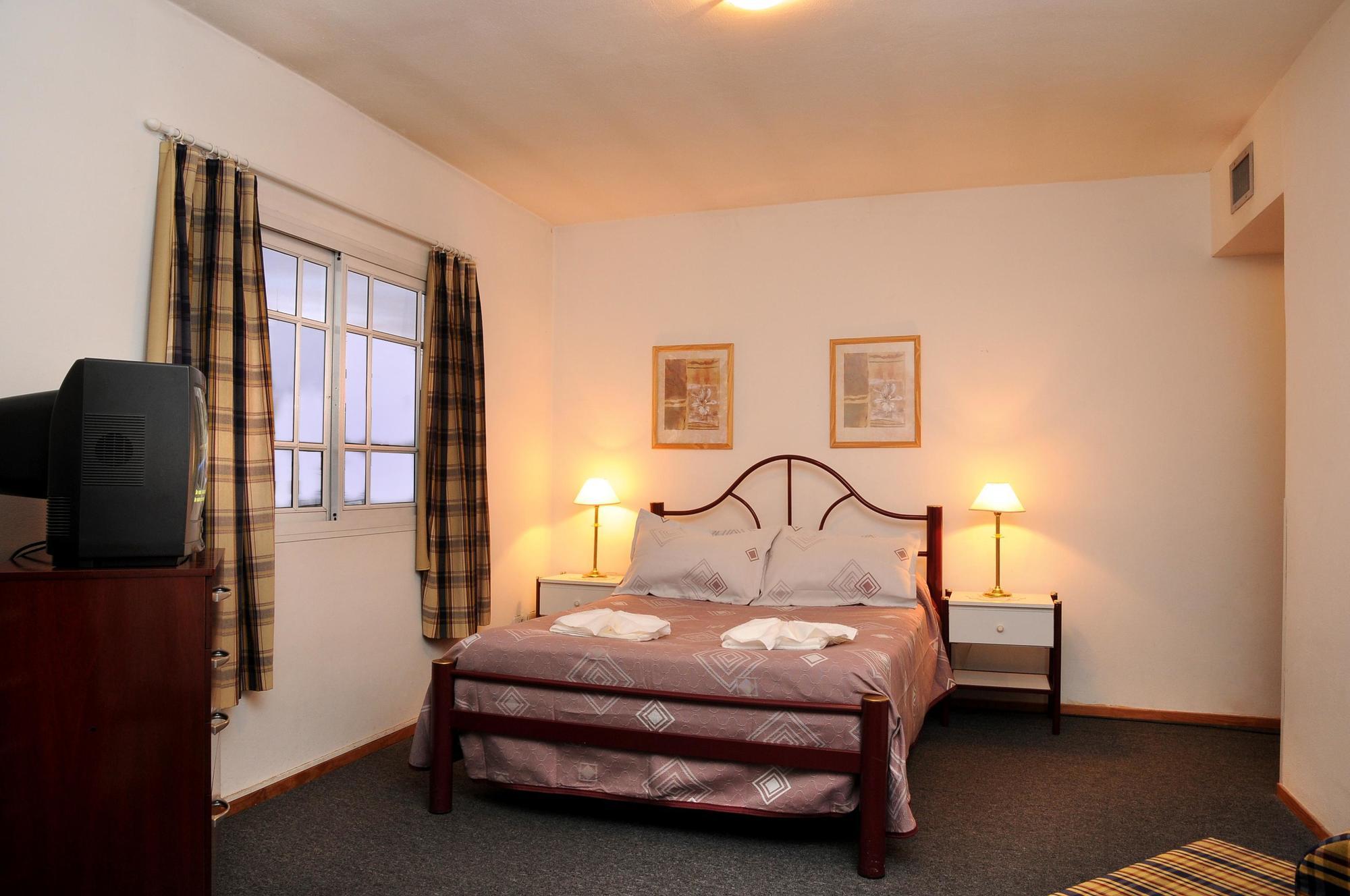 Hotel Salerno Villa Carlos Paz Bagian luar foto